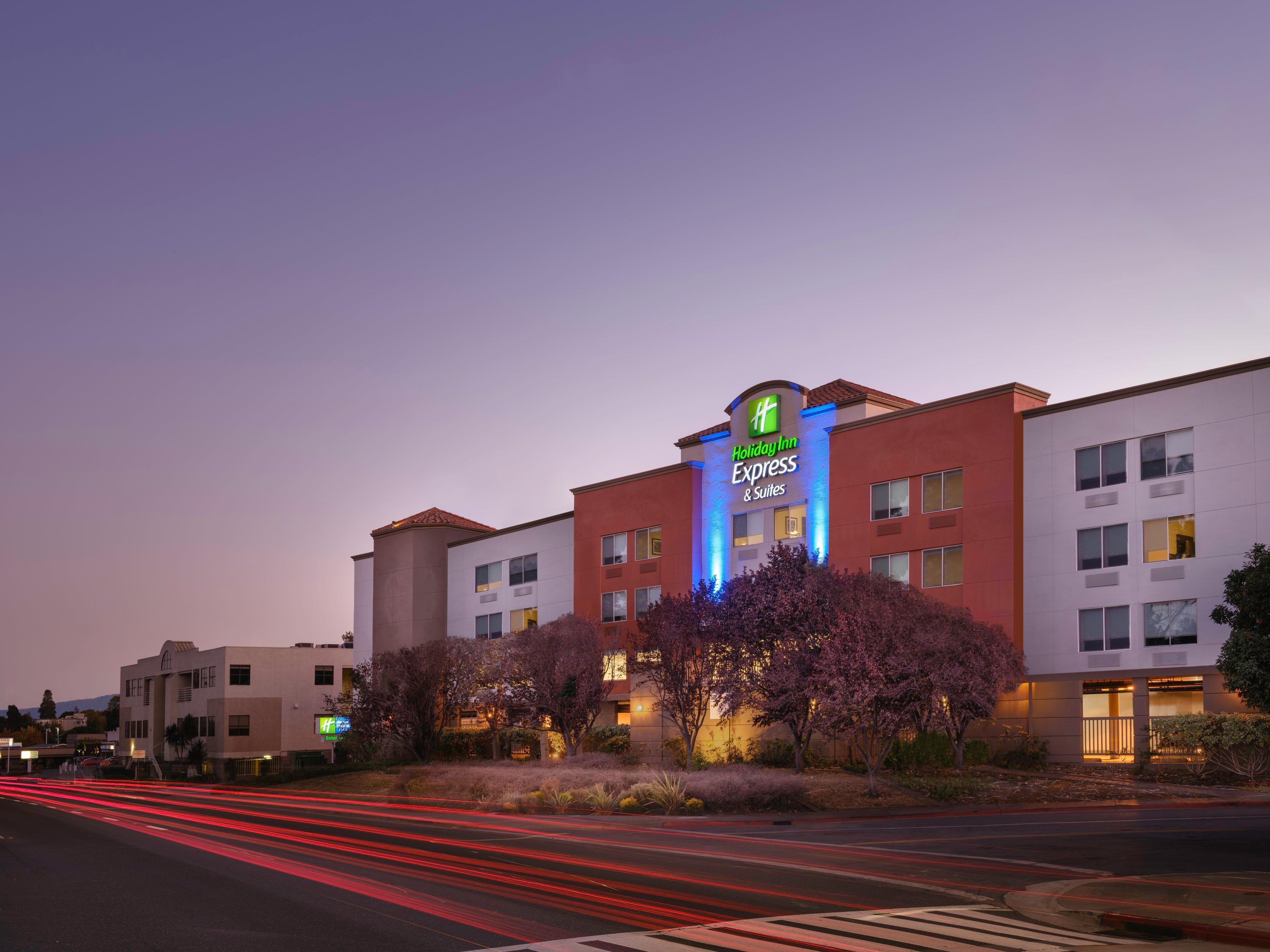 Holiday Inn Express Hotel & Suites Belmont By Ihg Exterior photo