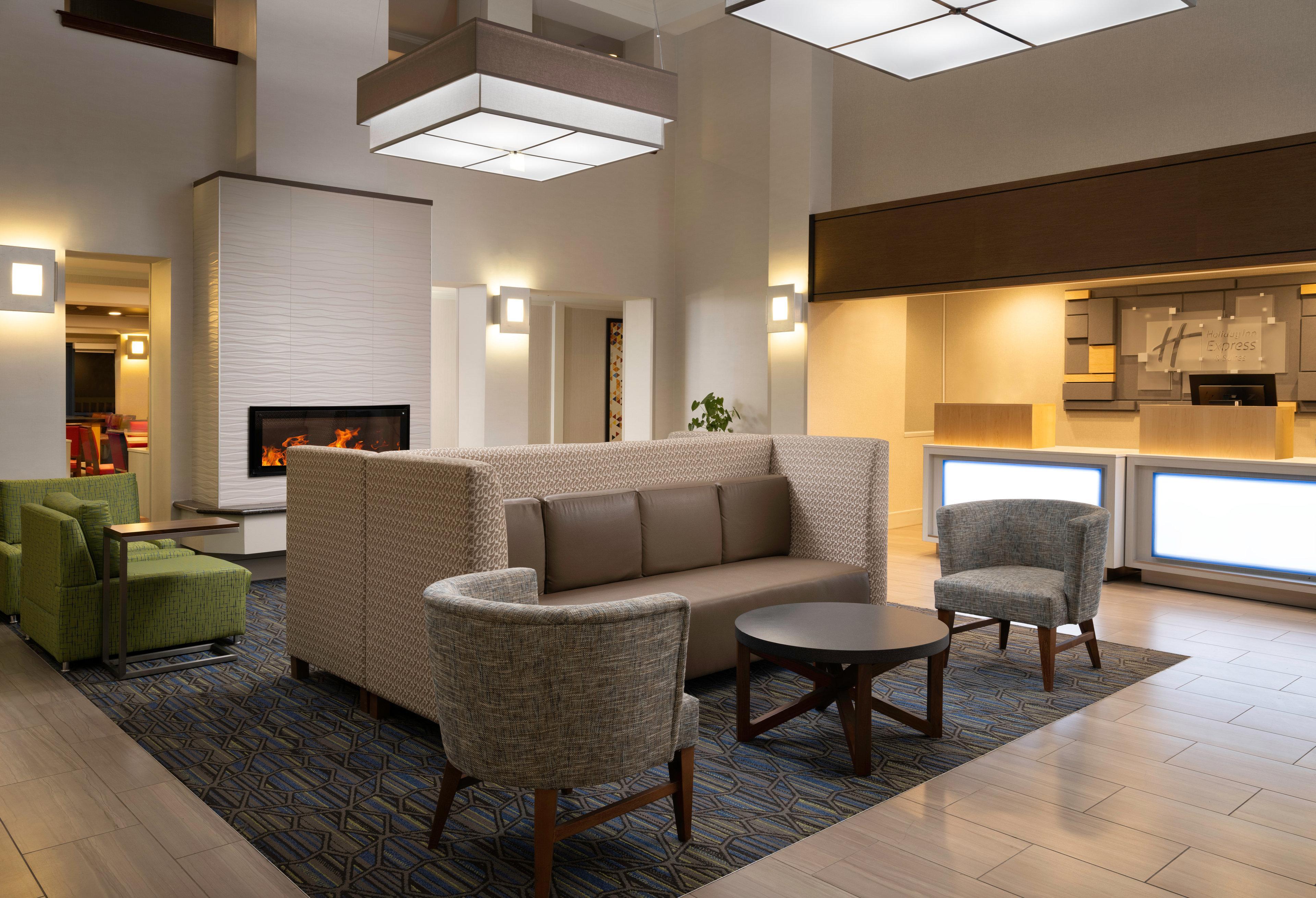 Holiday Inn Express Hotel & Suites Belmont By Ihg Exterior photo