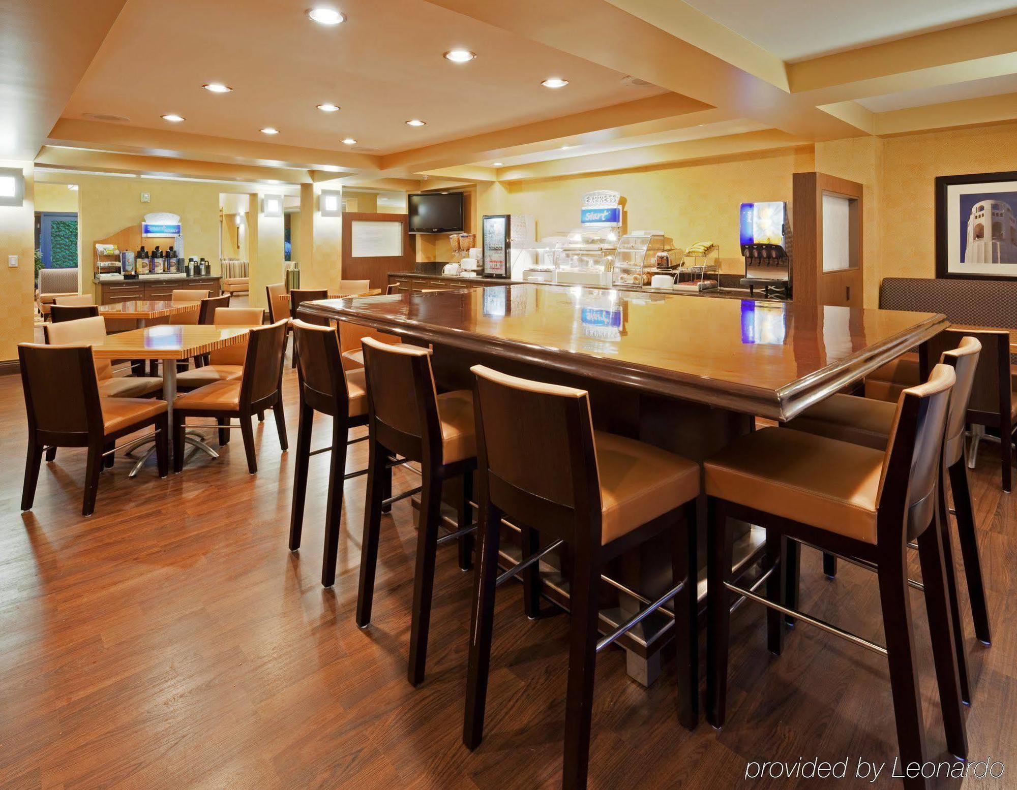 Holiday Inn Express Hotel & Suites Belmont By Ihg Restaurant photo