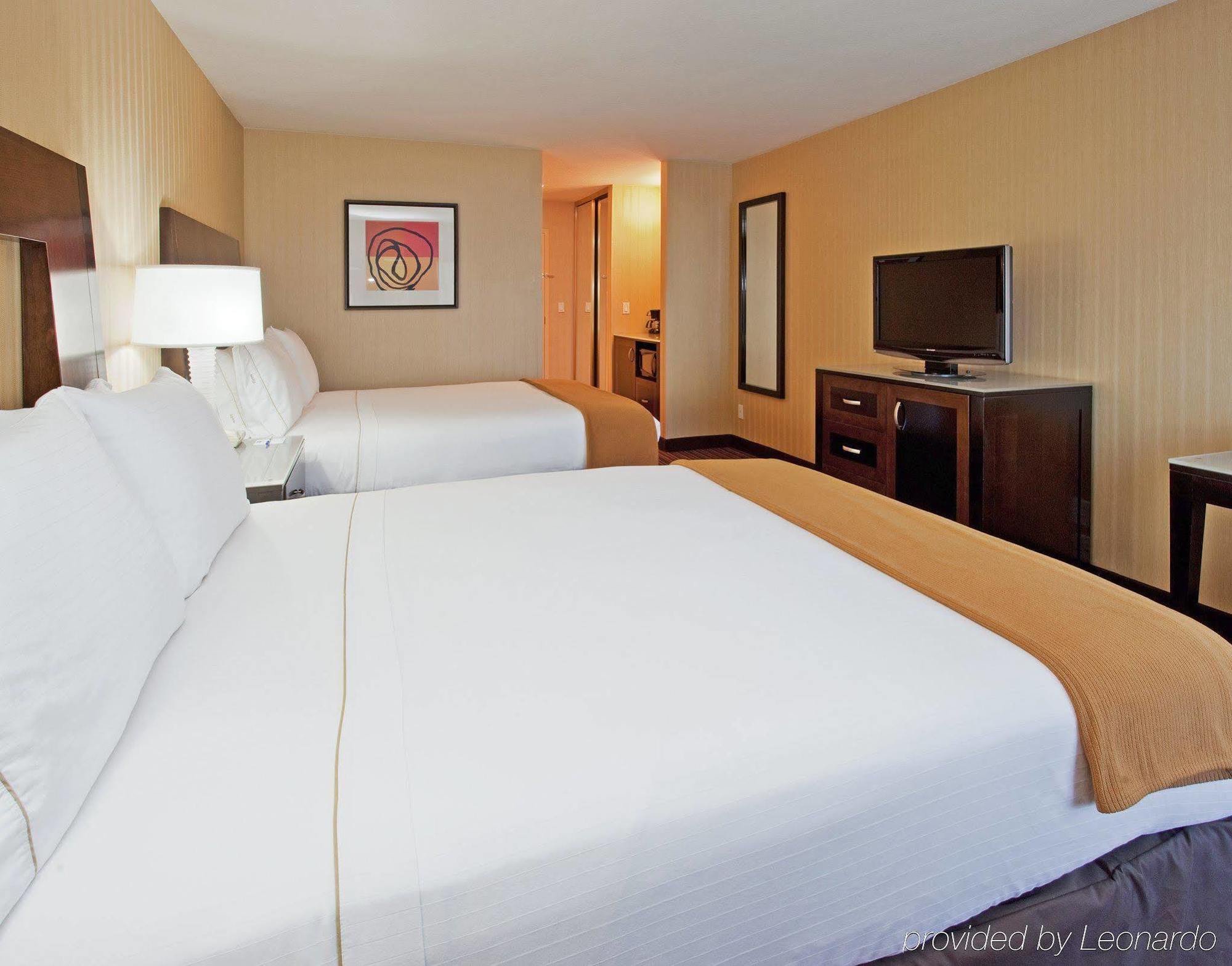 Holiday Inn Express Hotel & Suites Belmont By Ihg Room photo