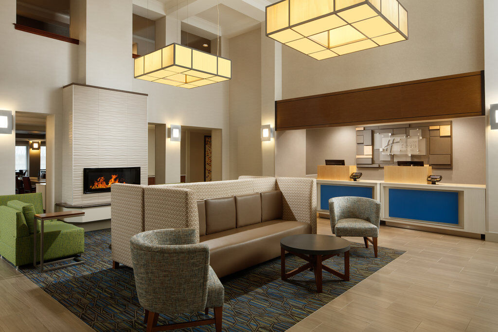 Holiday Inn Express Hotel & Suites Belmont By Ihg Exterior photo